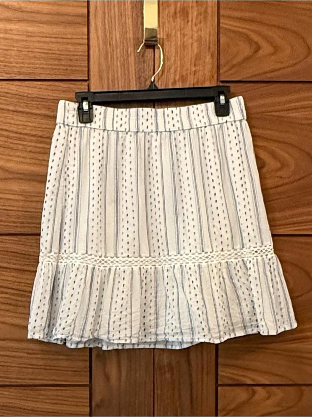 LOFT White and Blue Embroidered Cotton Tiered Skirt - Sz S